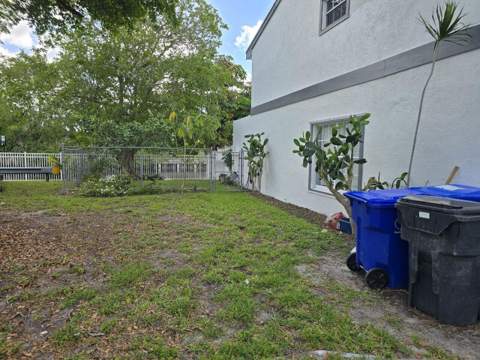 7900 SW 7th Place, North Lauderdale FL - photo 16 of 21