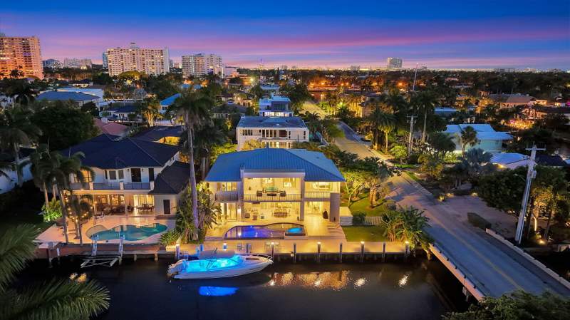 6 bedroom Single Family Residence at 39 Pelican Drive, Pelican Isle, Fort Lauderdale — photo 2
