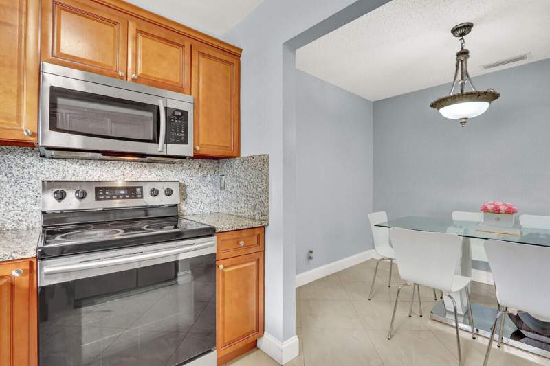 2 bedroom Condominium at 5272 Bosque Lane #31, Forest Condo, West Palm Beach — photo 3
