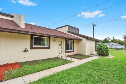 5272 Bosque Lane #31, West Palm Beach FL - photo 22 of 25