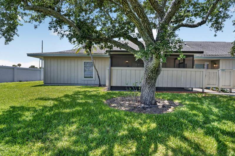 2 bedroom Villa at 3911 NW Cinnamon Tree Circle, Cinnamon Tree, Jensen Beach — photo 2