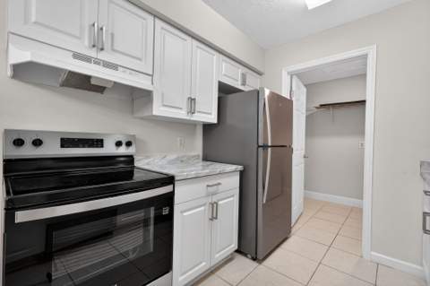 3911 NW Cinnamon Tree Circle, Jensen Beach FL - photo 22 of 42