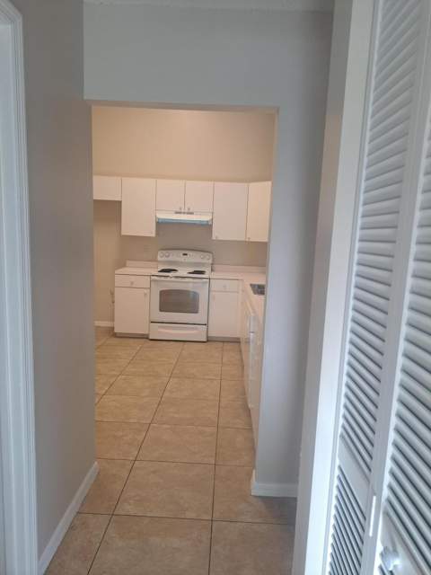 2838 Stoneway Lane, Fort Pierce FL - photo 9 of 56