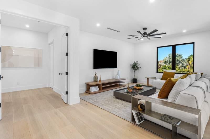 5 bedroom Single Family Residence at 435 NE 15th Terrace, Whisem Unit B, Boca Raton — photo 4