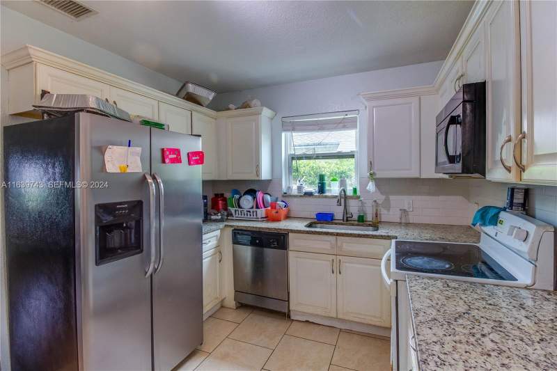3 bedroom Single Family Residence at 322 N C Street, Lake Worth Town Of, Lake Worth Beach — photo 5