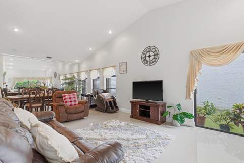 7040 Golf Pointe Circle, Tamarac FL - photo 16 of 45
