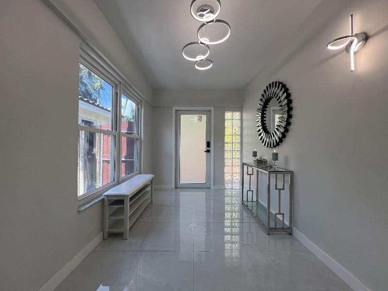 3 bedroom Single Family Residence at 1042 Tyler Street, Hollywood Lakes Sec 1-32, Hollywood — photo 4