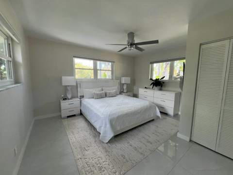 1042 Tyler Street, Hollywood FL - photo 9 of 15