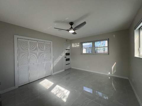 1042 Tyler Street, Hollywood FL - photo 11 of 15
