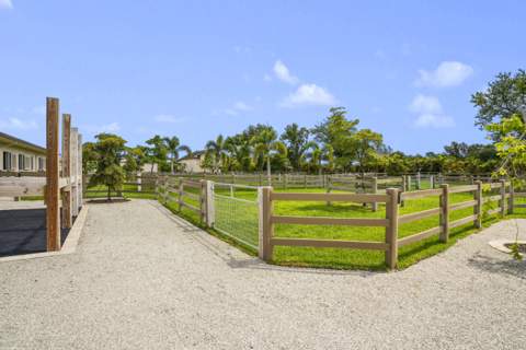 16219 Hollow Tree Lane, Wellington FL - photo 18 of 78
