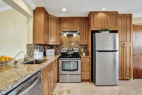 2105 SW 17th Circle, Deerfield Beach FL - photo 8 of 99