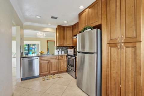 2105 SW 17th Circle, Deerfield Beach FL - photo 13 of 99