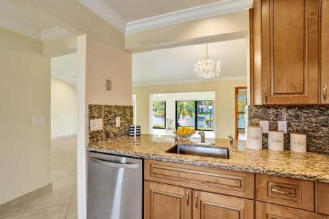 2105 SW 17th Circle, Deerfield Beach FL - photo 15 of 99