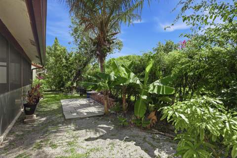7040 Golf Pointe Circle, Tamarac FL - photo 24 of 45