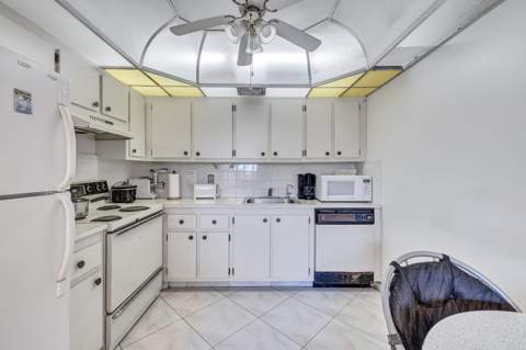 1902 Bermuda Circle #L2, Coconut Creek FL - photo 6 of 18