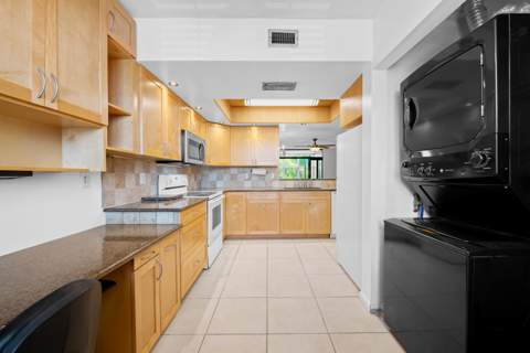 7350 NW 18th Street #207, Margate FL - photo 10 of 33