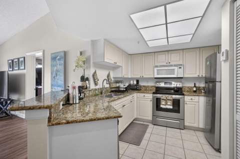 800 S Crestwood Ct Court #809, Royal Palm Beach FL - photo 21 of 55