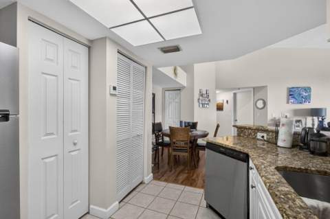 800 S Crestwood Ct Court #809, Royal Palm Beach FL - photo 23 of 55