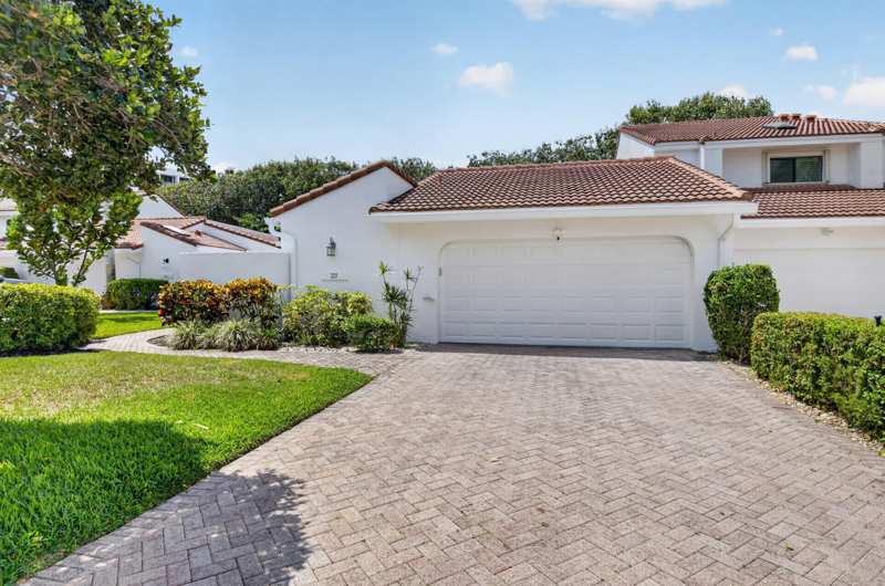 3 bedroom Townhouse at 7374 Woodmont Court, Woodcrest, Boca Raton — photo 1