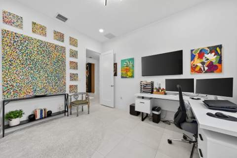 8252 Essex Country Club Drive, Boca Raton FL - photo 8 of 75