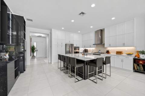 8252 Essex Country Club Drive, Boca Raton FL - photo 12 of 75