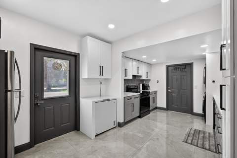 5500 West Place, Mangonia Park FL - photo 21 of 64