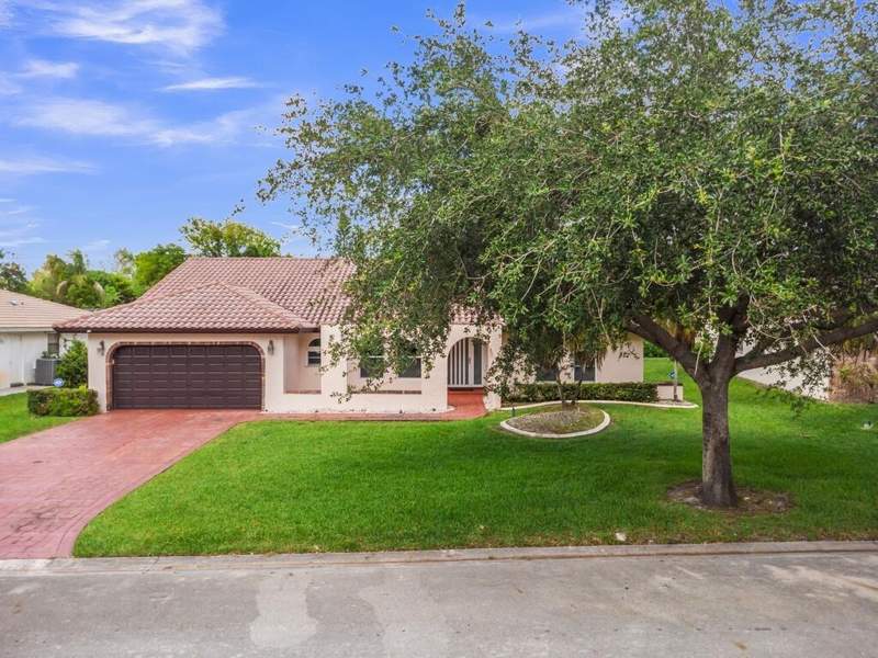 4 bedroom Single Family Residence at 895 NW 110th Lane, Cypress Run, Coral Springs — photo 2