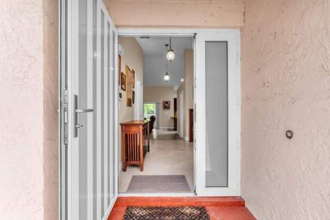 895 NW 110th Lane, Coral Springs FL - photo 8 of 37