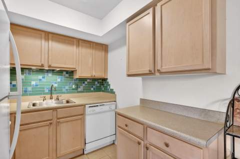 2929 SE Ocean Boulevard #M4, Stuart FL - photo 13 of 40
