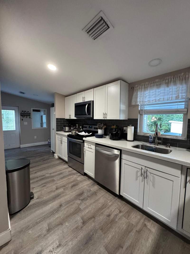 4 bedroom Mobile Home at 3899 Redman Parkway #143, Whispering Pines, Boynton Beach — photo 3