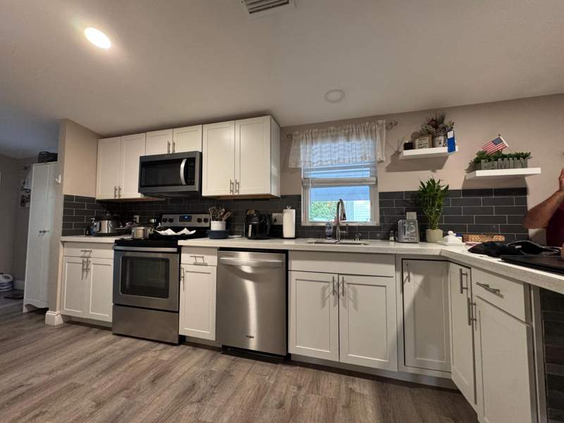 4 bedroom Mobile Home at 3899 Redman Parkway #143, Whispering Pines, Boynton Beach — photo 4