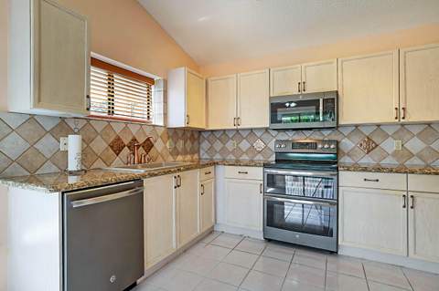 3283 Jog Park Drive, Greenacres FL - photo 8 of 35