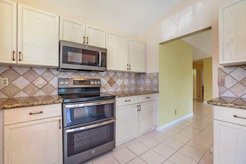 3283 Jog Park Drive, Greenacres FL - photo 9 of 35
