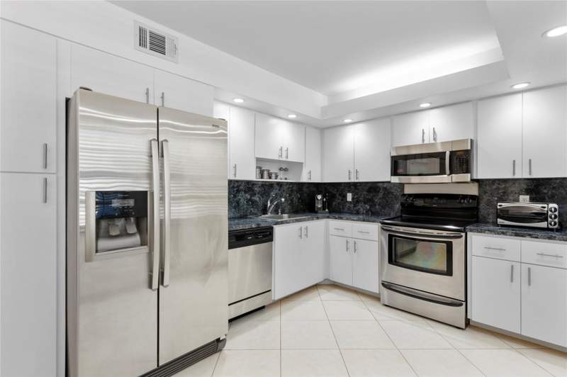 3 bedroom Condominium at 4240 Oaks Terrace #105, No 14 Palm-Aire Country Club, Pompano Beach — photo 5