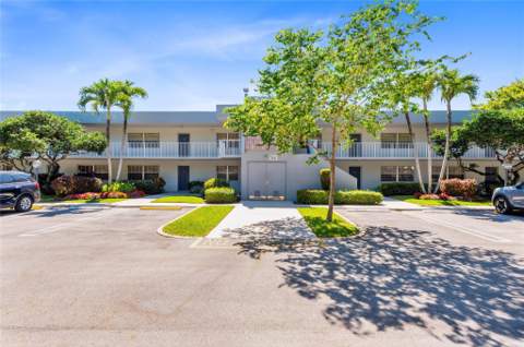 4240 Oaks Terrace #105, Pompano Beach FL - photo 7 of 23