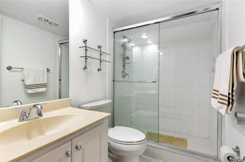 4240 Oaks Terrace #105, Pompano Beach FL - photo 18 of 23