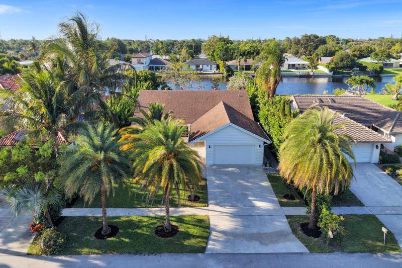 4 bedroom Single Family Residence at 271 Oregon Lane, Hidden Valley Sec 3, Boca Raton — photo 2