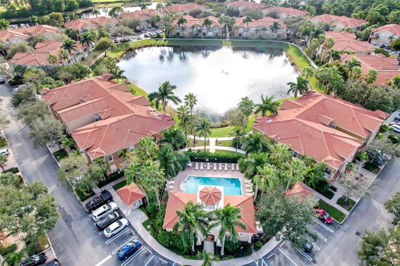 2 bedroom Townhouse at 4941 E Bonsai Circle #209, Legends At The Gardens Condo, Palm Beach Gardens — photo 4