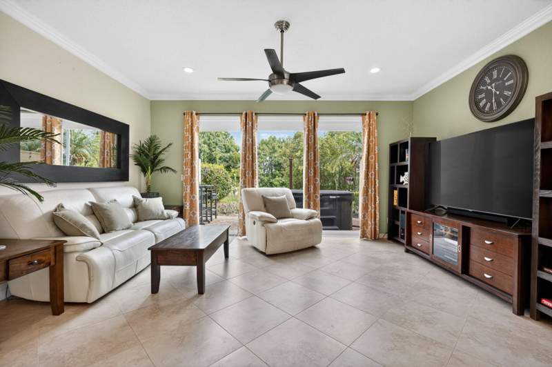 3 bedroom Townhouse at 615 SW Glen Crest Way, River Glen, Stuart — photo 4