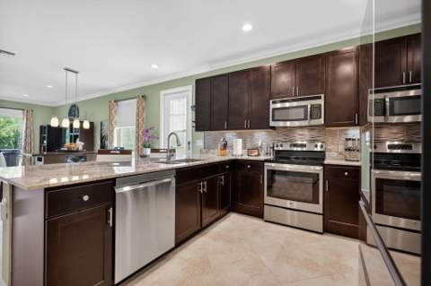 615 SW Glen Crest Way, Stuart FL - photo 13 of 45