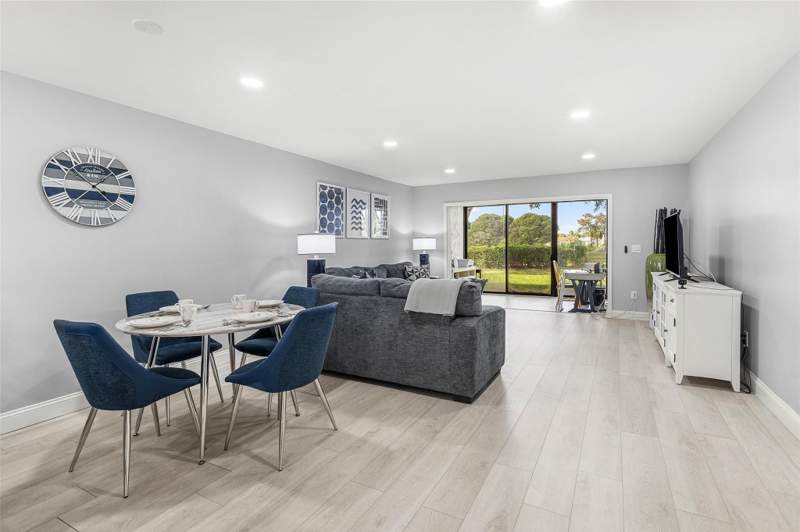2 bedroom Condominium at 9286 Vista Del Lago, Pines Of Boca Lago Condo, Boca Raton — photo 4