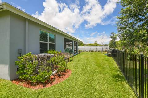 5970 SE Skyblue Circle, Stuart FL - photo 16 of 57