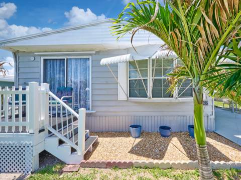 6977 SE Delegate Street, Hobe Sound FL - photo 6 of 60