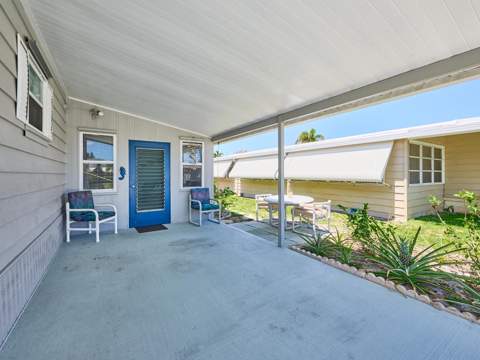 6977 SE Delegate Street, Hobe Sound FL - photo 9 of 60