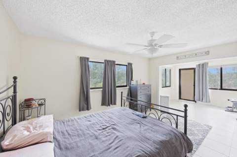 10222 Pine Drive, Boynton Beach FL - photo 14 of 36