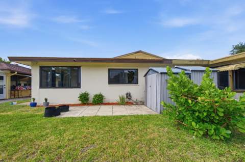 10222 Pine Drive, Boynton Beach FL - photo 21 of 36