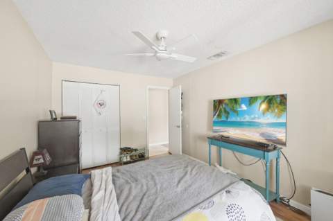 10222 Pine Drive, Boynton Beach FL - photo 18 of 36