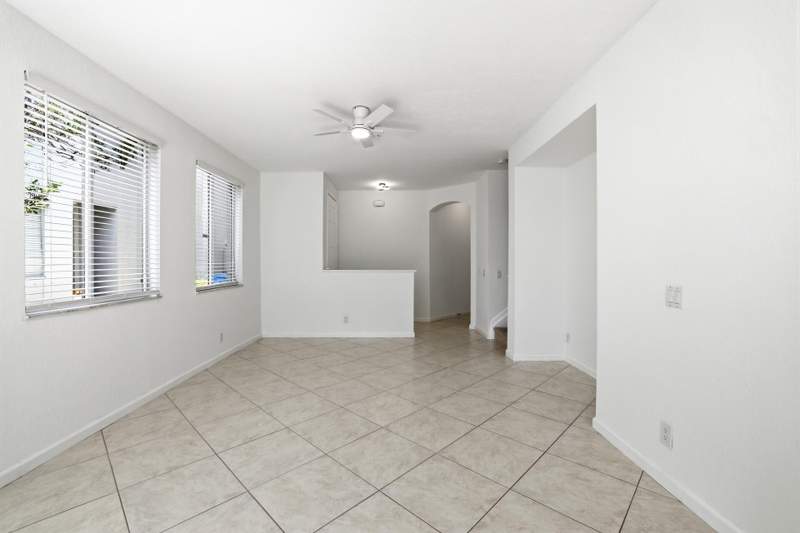 2 bedroom Townhouse at 3068 Laurel Ridge Circle, Thousand Oaks, Riviera Beach — photo 4