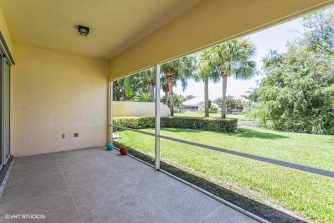 170 Euphrates Circle, Palm Beach Gardens FL - photo 15 of 19