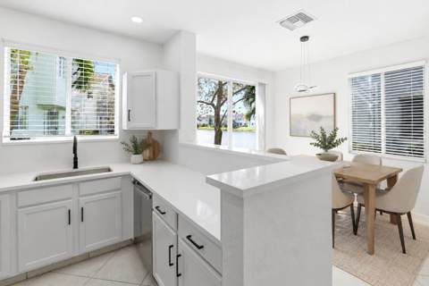 3068 Laurel Ridge Circle, Riviera Beach FL - photo 7 of 32